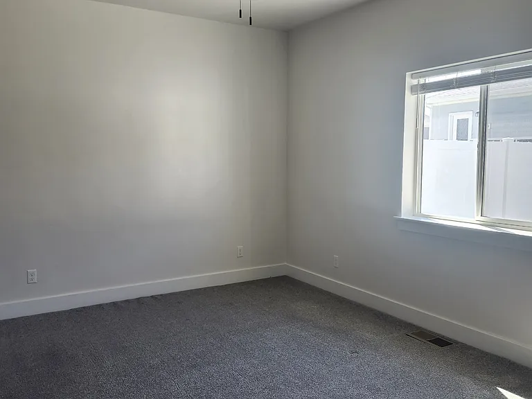 1027 Frank Henry Rd — Photo 5