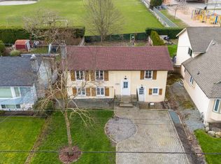 15894 Thrift Ave, White Rock, BC