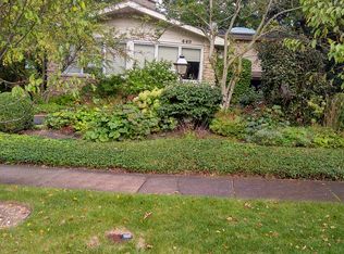 449 Lakeside Pl, Highland Park, IL 60035