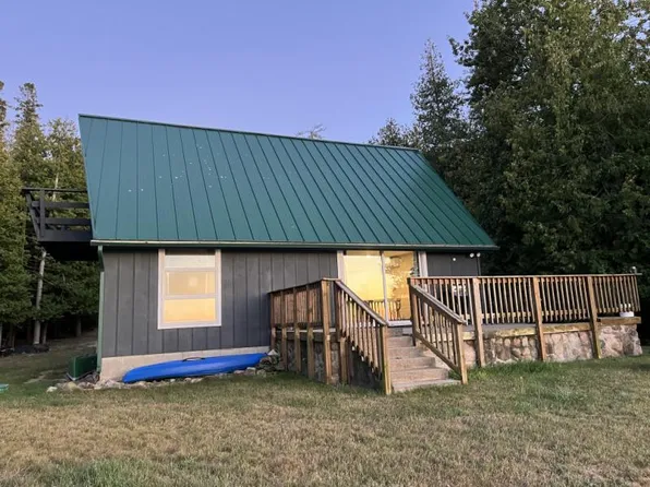 28430 E Somes Rd, Drummond Island, MI 49726