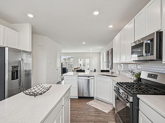 5th image of 1077 Moraine Dr