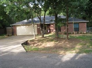 399 Eastshore Dr, Wills Point, TX 75169