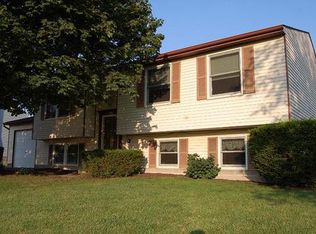5706 Beanpole Cir, Farmington, NY 14425