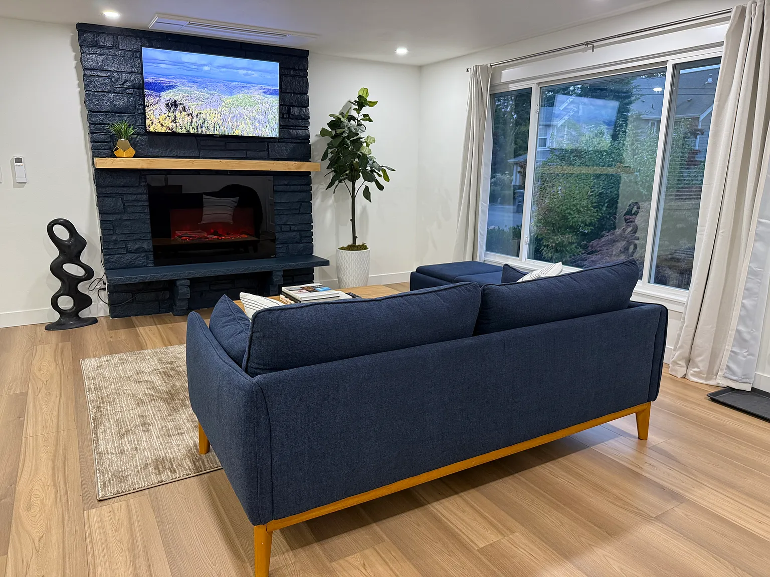 3 bed, 1700 sqft, $4,700 — Photo 3