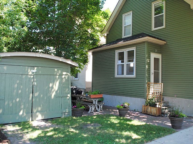 2nd image of 102 N Brearly St