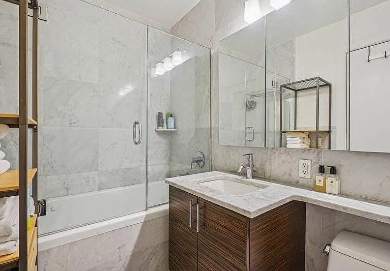 11-24 31st Ave #12C — Photo 7