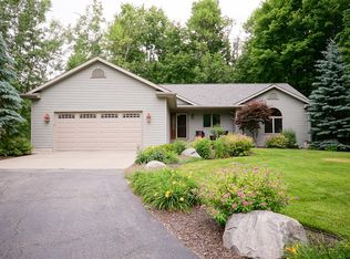 3657 E Acorn Ln, Midland, MI 48642