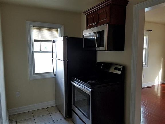 5th image of 113 Hibernia Ave