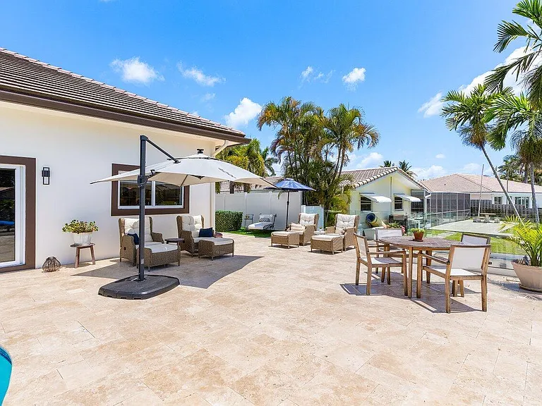 1008 SE 10th Ct — Photo 38