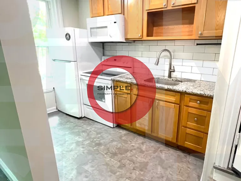 449 E High St #2R — Photo 2