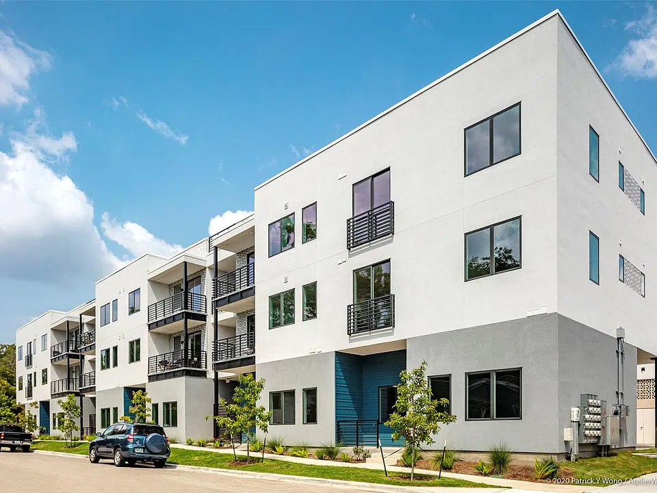 2709 E 5th St #2105