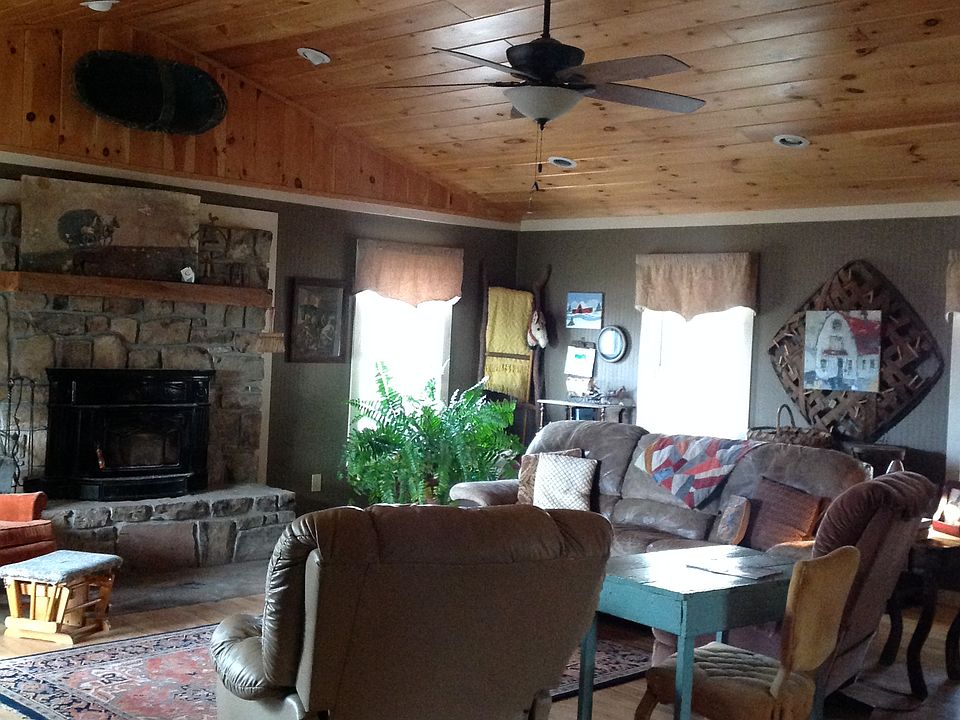 Living with vault ceiling 