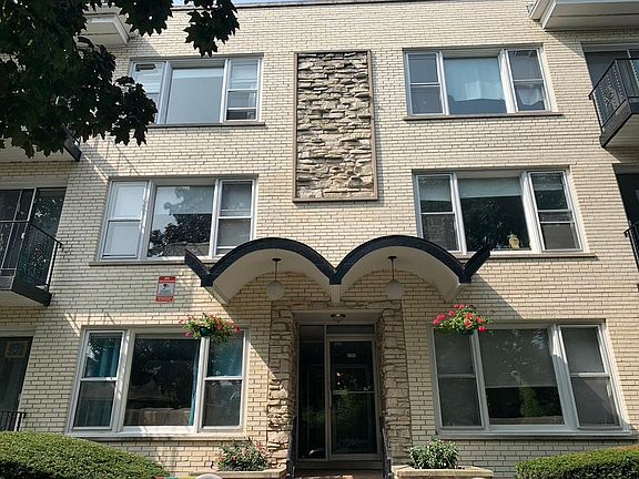 2nd image of 6558 N Richmond St APT 202