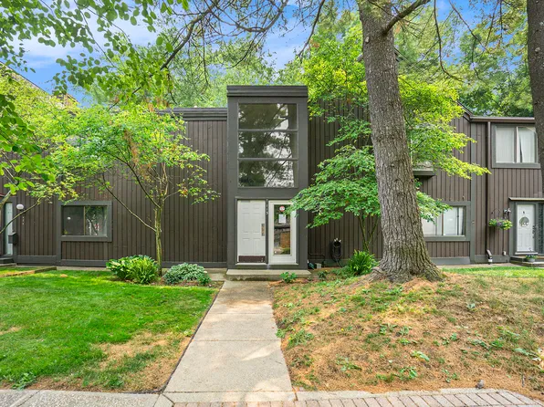 113 Inverness Ct APT D, Kalamazoo, MI 49006