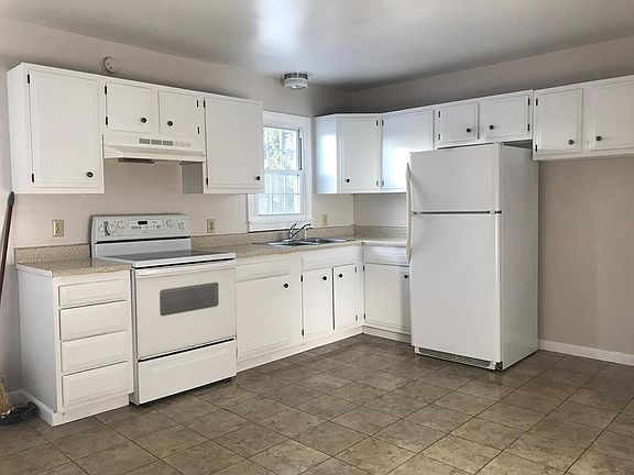 2nd image of 11 Shamrock Dr