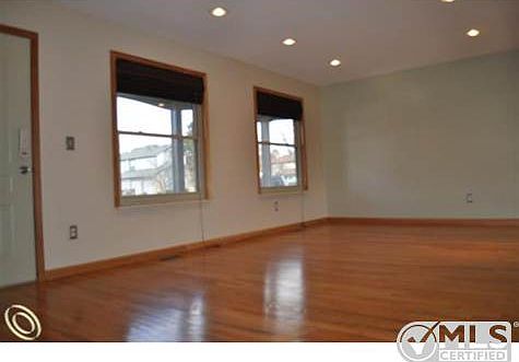 3rd image of 41609 Greenwood Dr