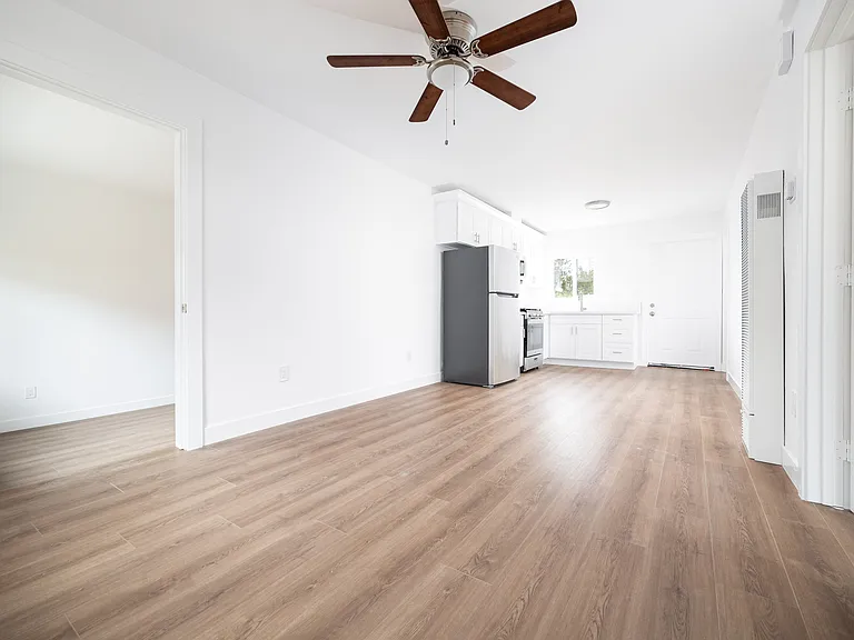843 Payne St — Photo 10