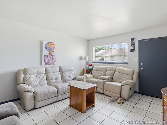 3rd image of 1074 N Irvington Ave