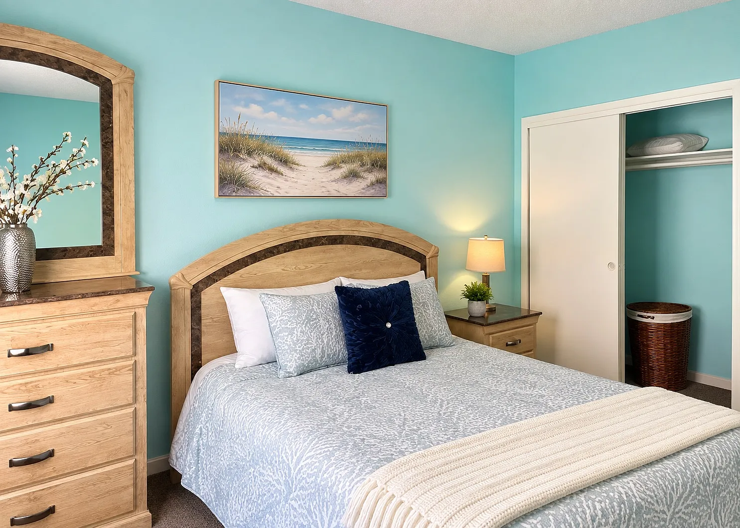 1 bed, 700 sqft, $1,350 — Photo 3