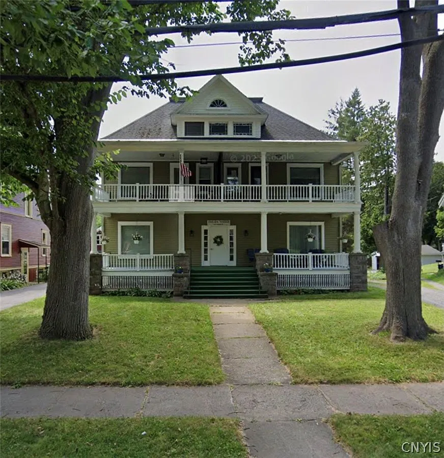 1 bed, 1.0 bath, 900 sqft, $995 — Photo 1