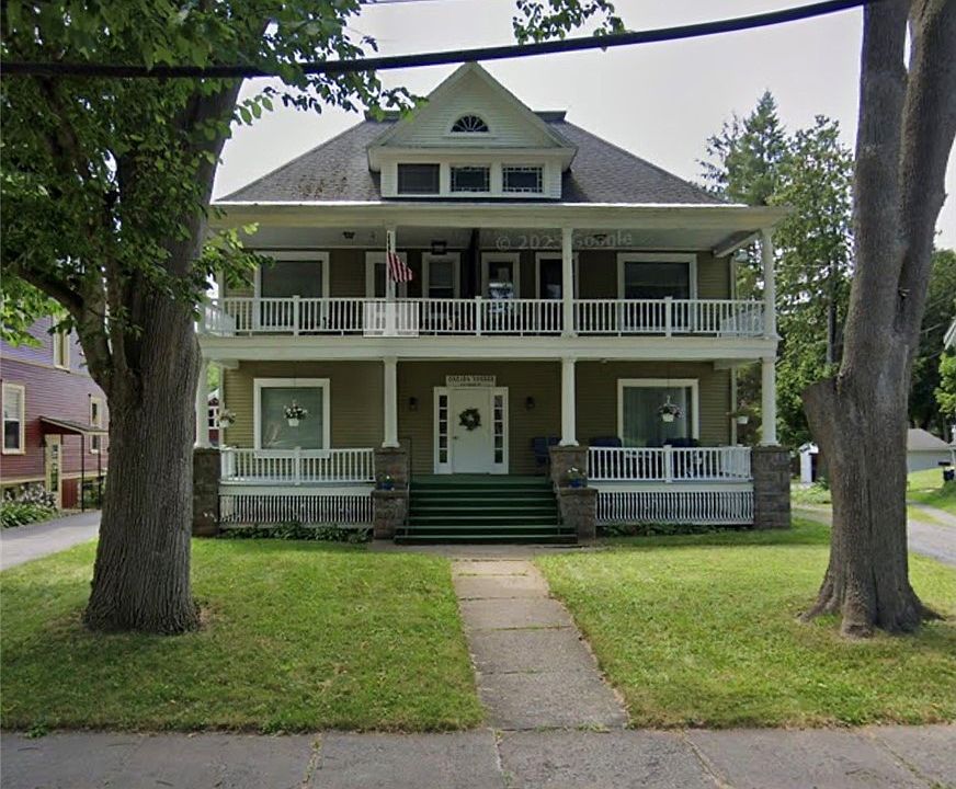 1st image of 442 Main St
