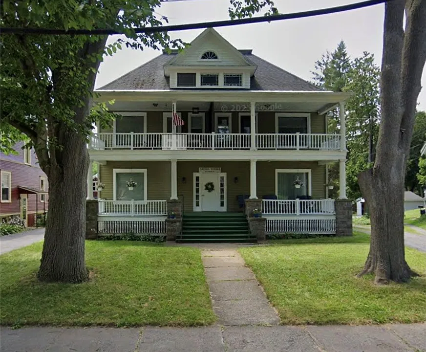 442 Main St