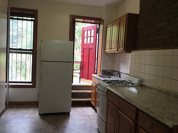 4th image of 310 14th St APT 1R