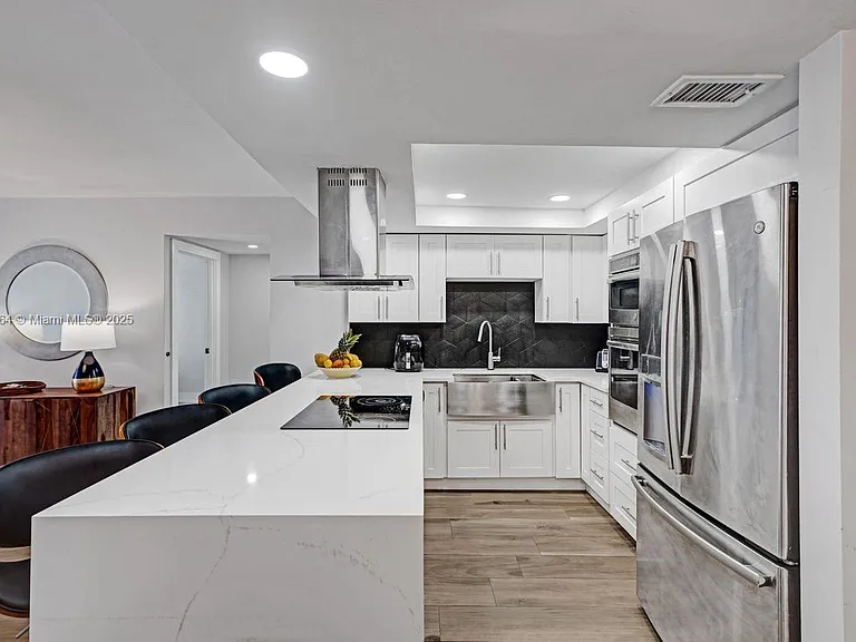 600 Three Islands Blvd — Photo 10