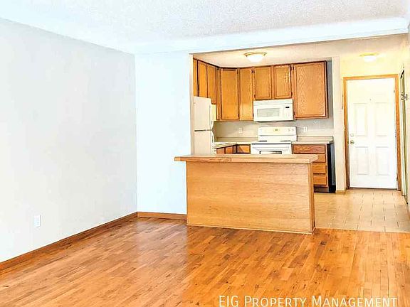 3rd image of 976 Robert St S APT 204