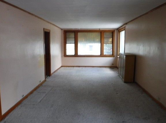 3rd image of 1917 S 6th Ave