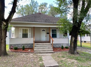 405 N 8th St, Herrin, IL 62948