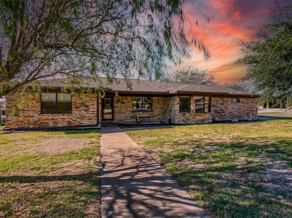 328 Arrowhead St, Fort Worth, TX 76108