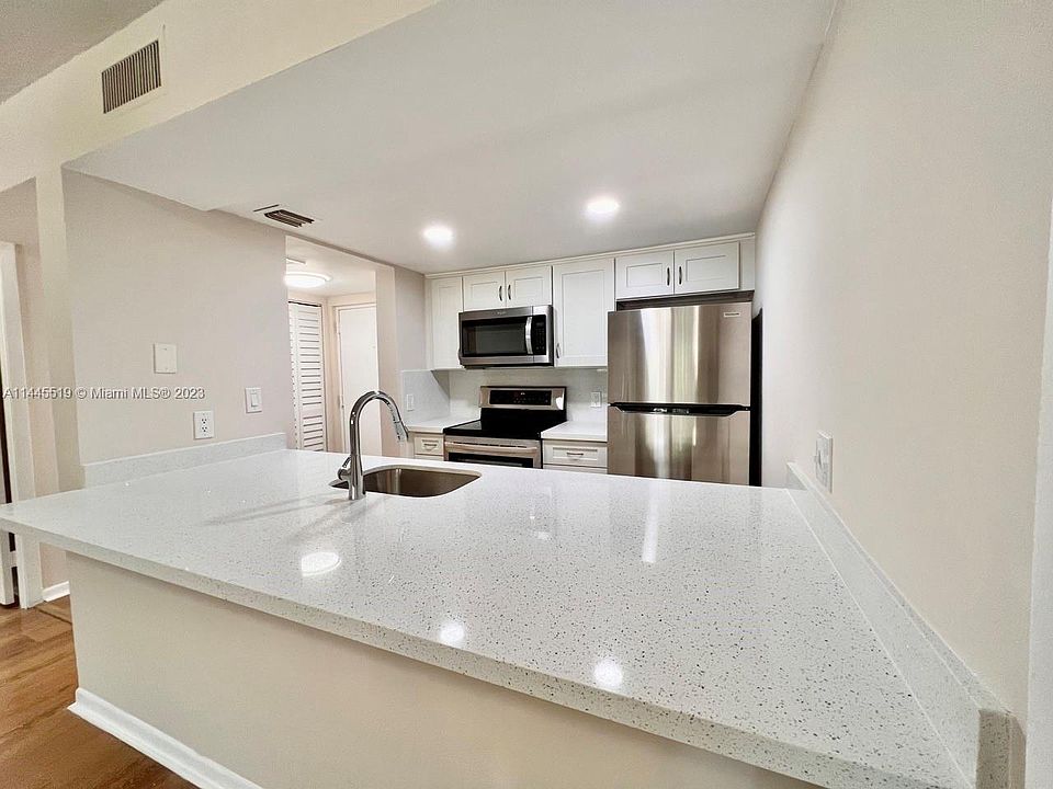 8180 Geneva Ct Miami, FL, 33166 - Apartments for Rent | Zillow