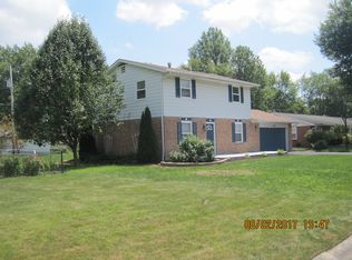 2404 N Roxbury Ln, Muncie, IN 47304