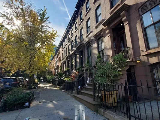 Rented by Skyline Group Real Estate | media 10