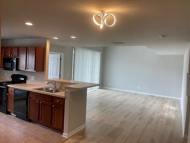 8401 Towne Center Cir S #5-60-60 — Photo 33