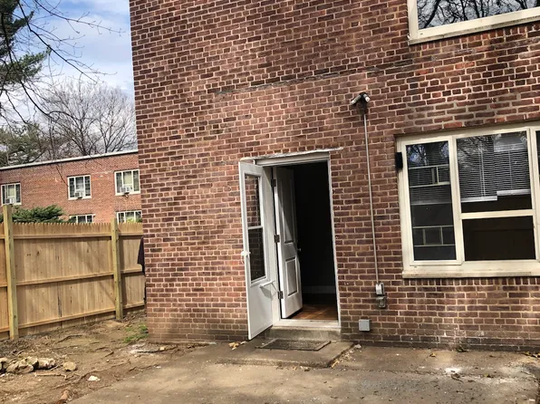 (undisclosed Address), Fresh Meadows, NY 11365