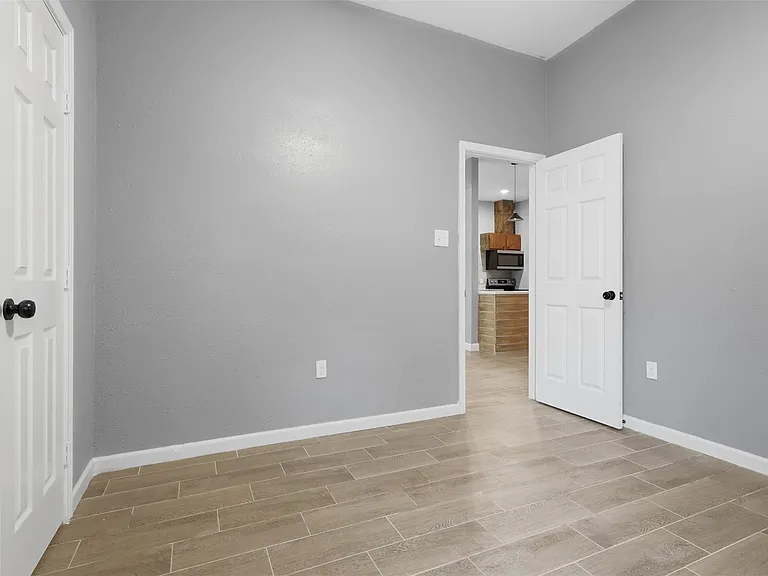 324 Johnson St #B — Photo 15