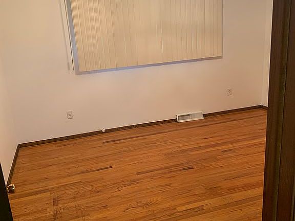 3rd image of 37614 Jerome Dr