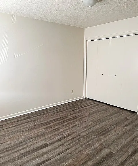 Four Seasons Apartments — Photo 6