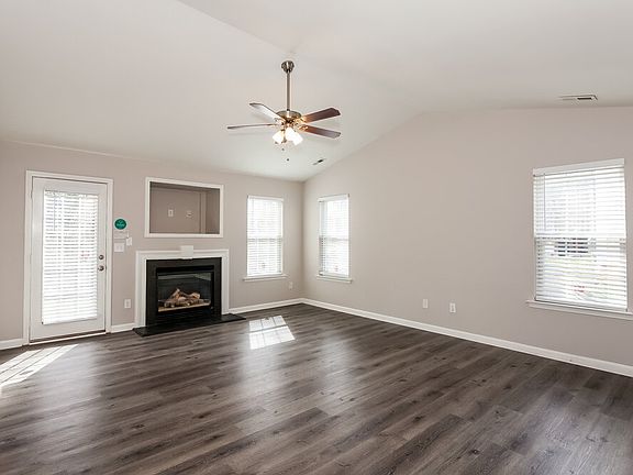 3rd image of 6013 Spanish Moss Ln
