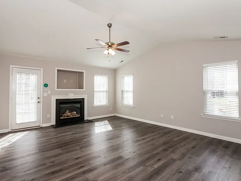 6013 Spanish Moss Ln — Photo 3