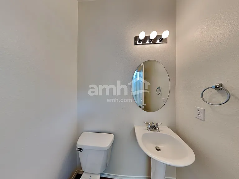 1639 182nd St E — Photo 8
