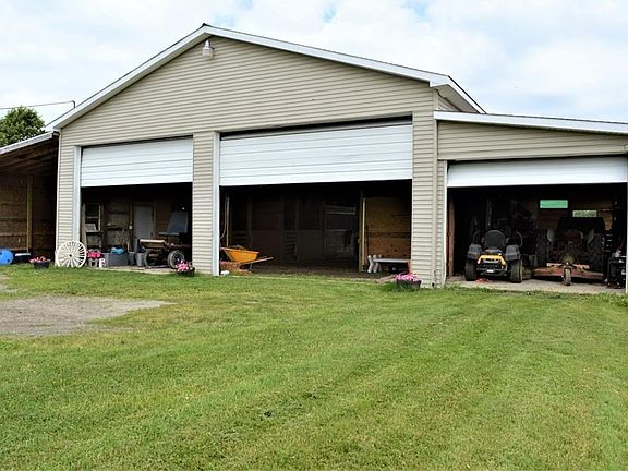 Rebuilt barn 40x70=8 stalls, Hay Lean-To, Equip Storage