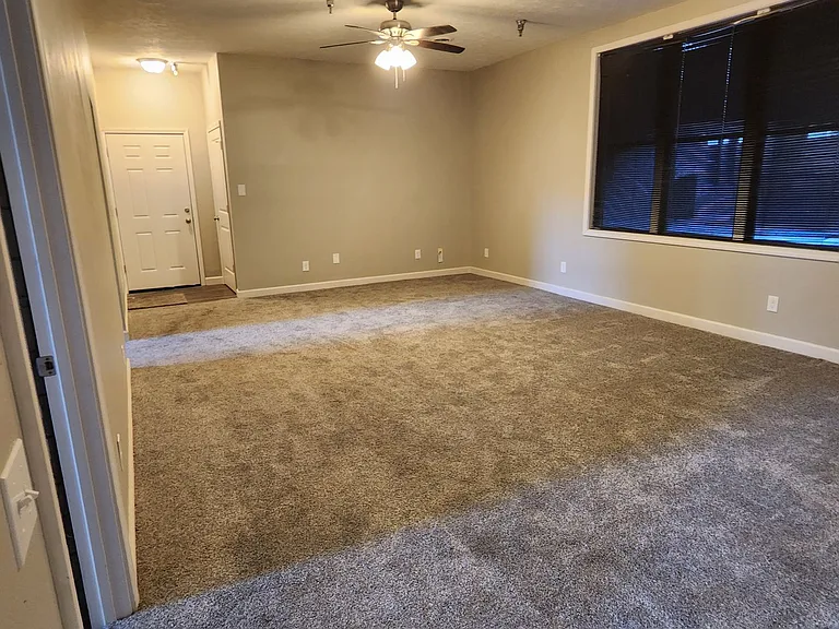 Come Home to Peterson Square Apartments — Photo 29