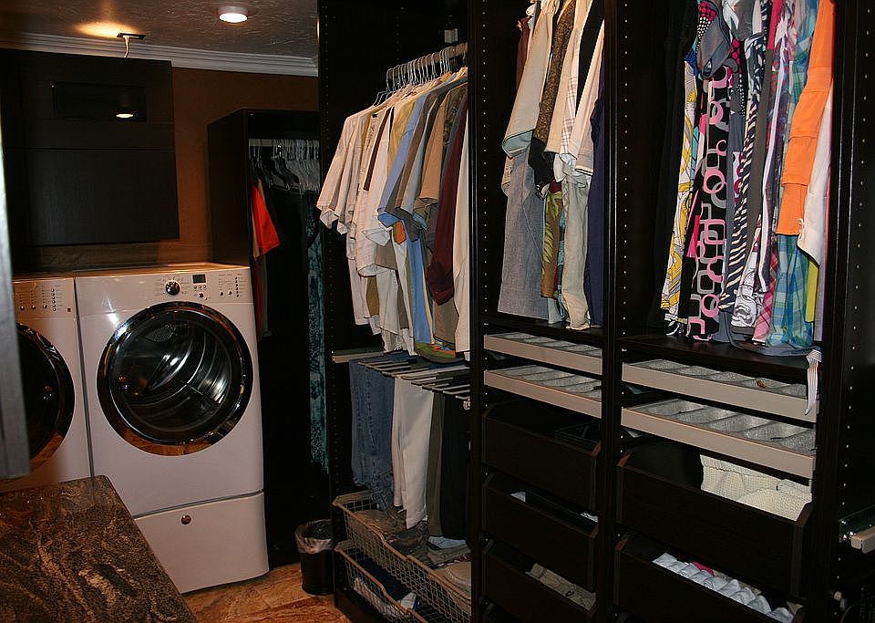Master Closet 