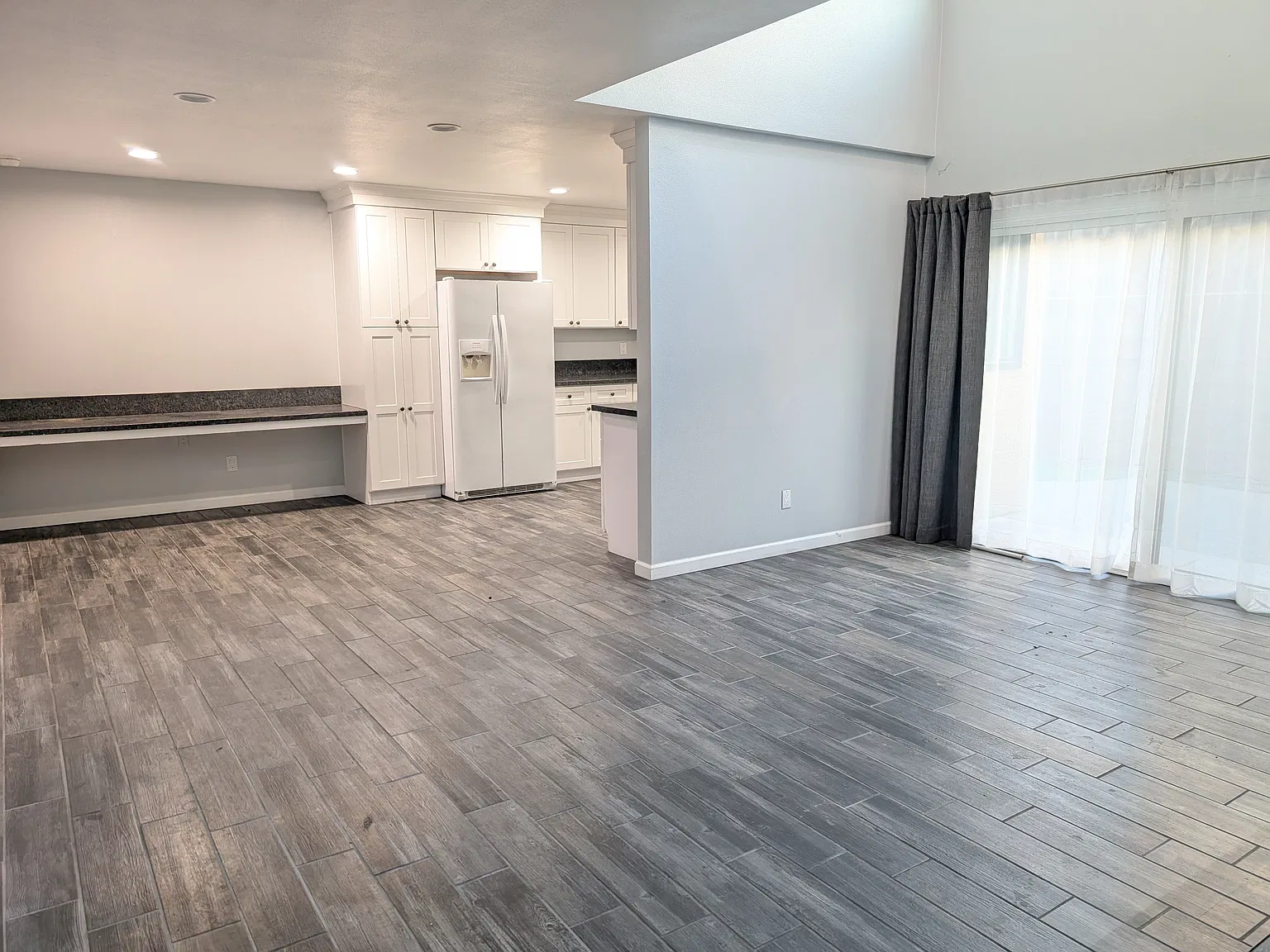 2 bed, 2.5 bath, 1387 sqft, $2,850 — Photo 3