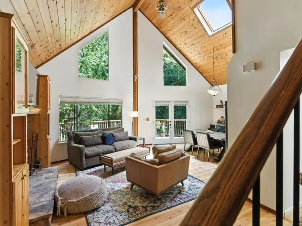 17666 Navajo Trl, Los Gatos, CA 95033