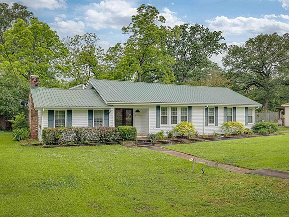 2nd image of 311 Oaklawn Dr
