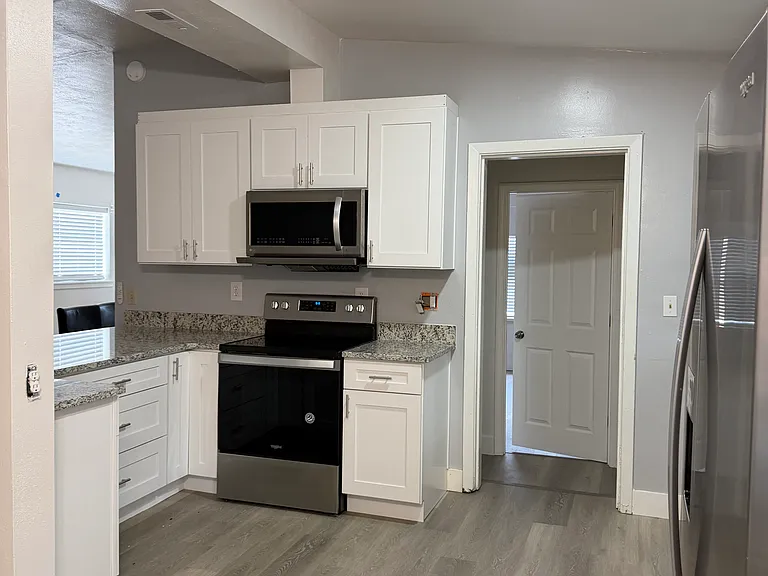 2500 Myrtle Ave — Photo 10